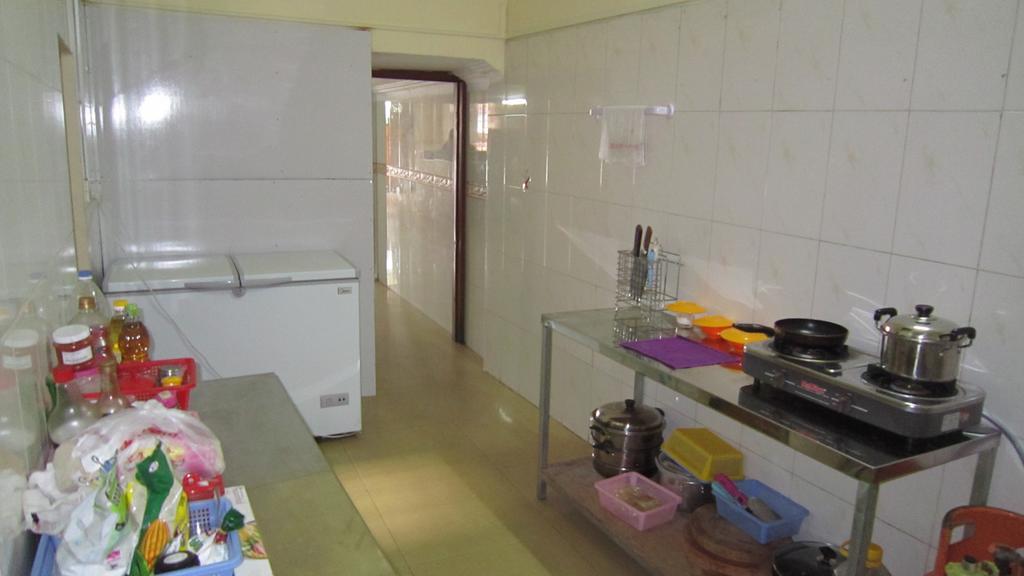 Jun Jun Guesthouse Phnom Penh Exterior photo