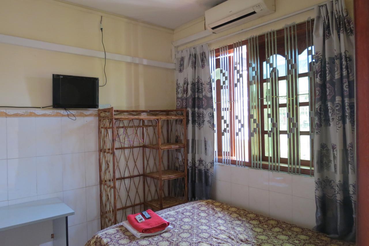 Jun Jun Guesthouse Phnom Penh Exterior photo